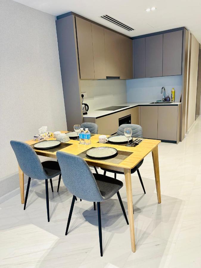 Luxury Suites At Eaton Klcc Kuala Lumpur Exterior photo