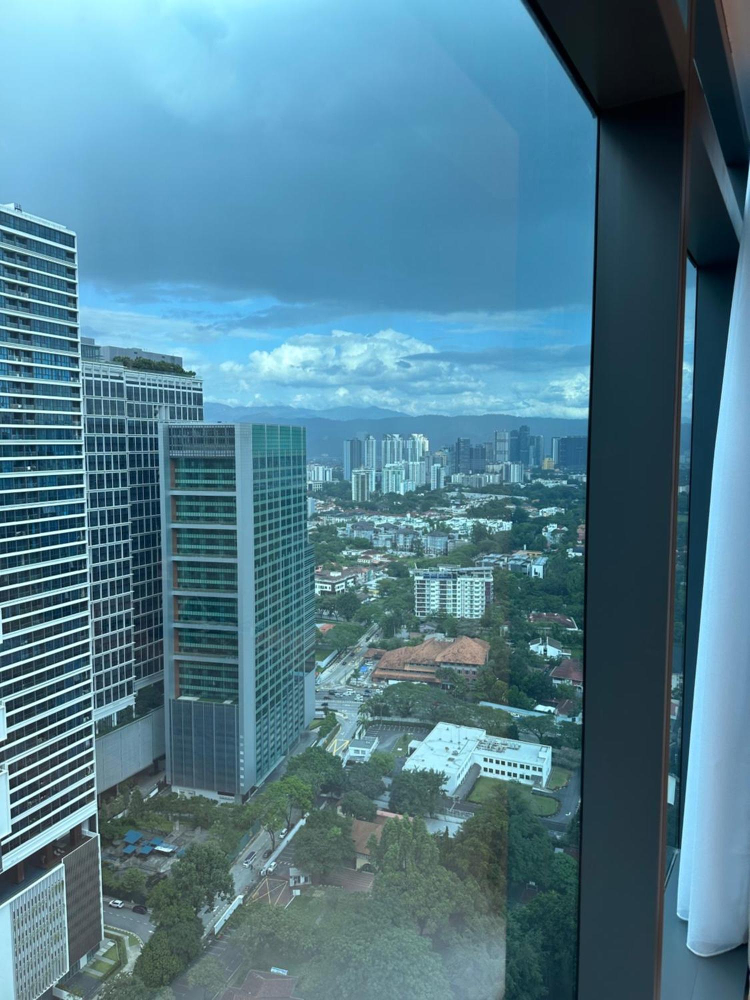 Luxury Suites At Eaton Klcc Kuala Lumpur Exterior photo